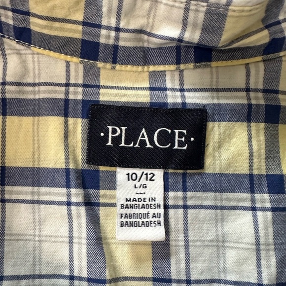 Children’s Place Boy’s Button-Up - Picture 2 of 4